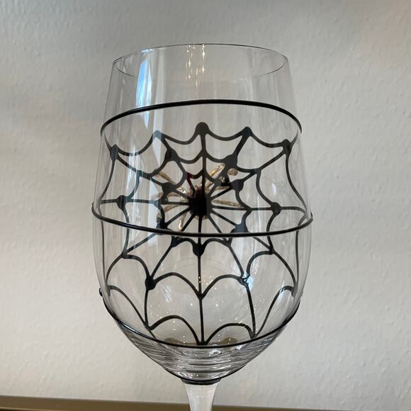 Gorgeous Halloween Jeweled Spider on Web with Pearl Wine Glass Set of 2 NEW - Picture 10 of 15